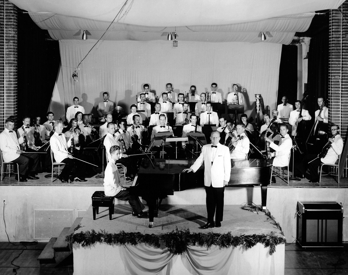 Thor Johnson with the orchestra